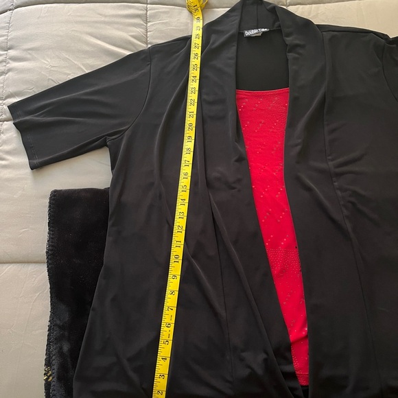 Woman’s Dress Shirt - Picture 9 of 11